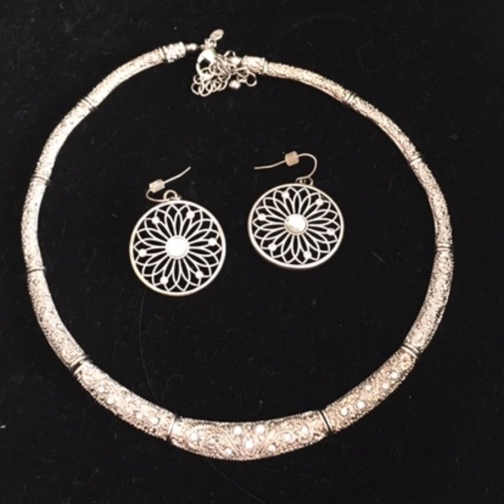 Rhodium Plated necklace & earrings High Fashion Jewelry